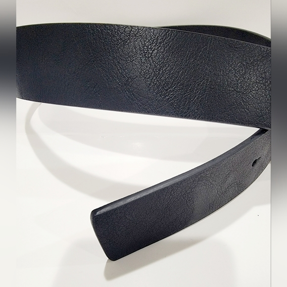 Sun + Stone Mens Faux Leather Plaque Buckle Belt Black - Picture 6 of 6